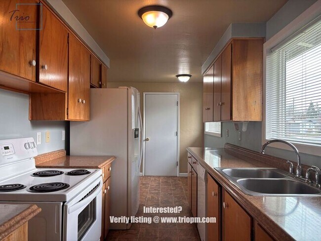 Photo - 1663 Larkspur Loop