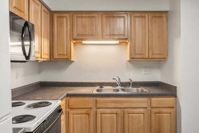 Clover Creek | Standard 2-Bedroom * - Clover Creek | Standard 2-Bedroom * Apartment Unit C-04