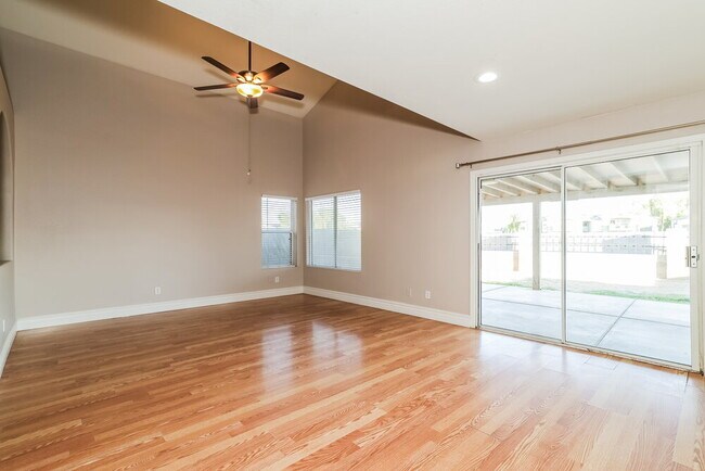 Photo - 10013 W Montecito Ave