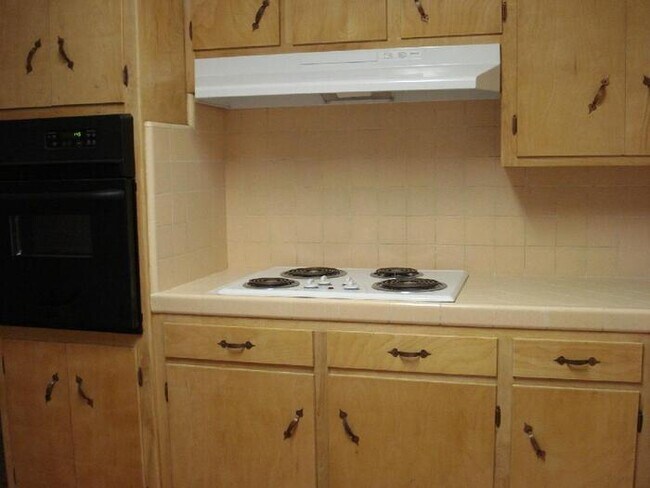 Photo - Very Cute 2/1 Duplex on Quiet Street in Sacramento-5402 Mona Way