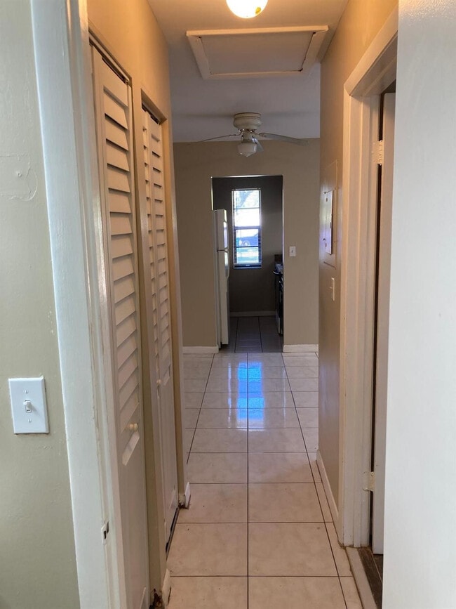 6148 SW 35th St Unidad 1-3