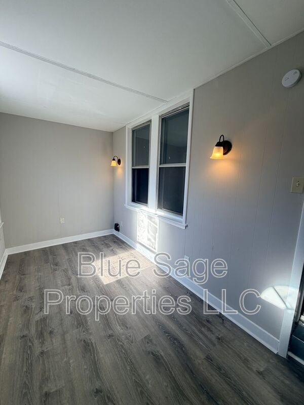 Photo - 425 Pusey Ave