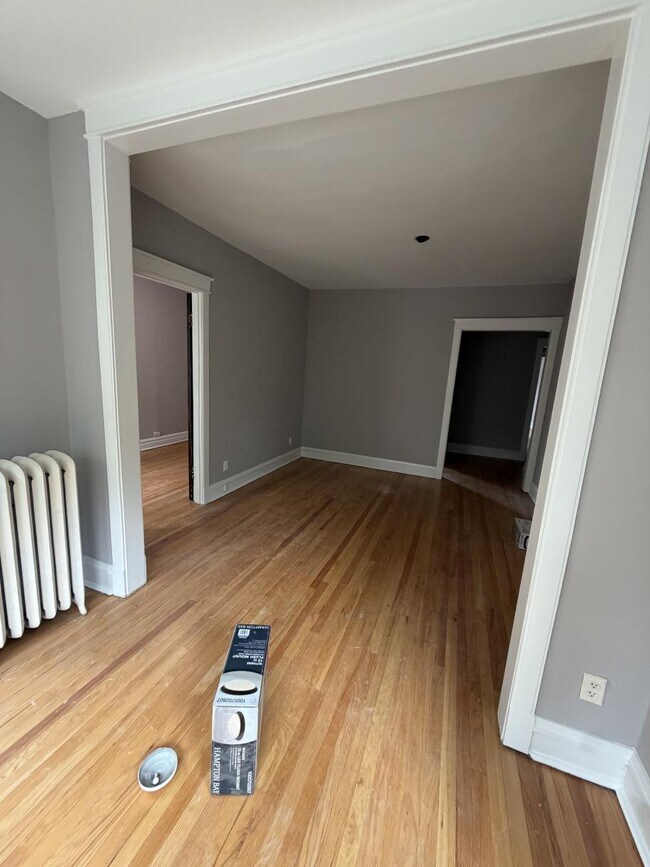 3931 N Kostner Ave Unit 2