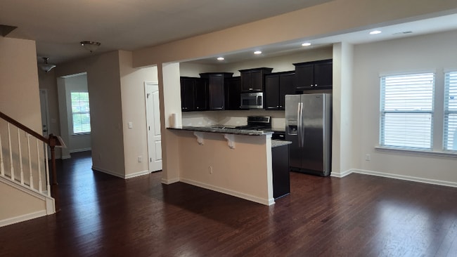 Photo - 113 Foxborough Ln