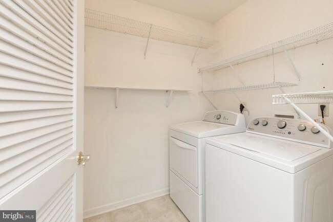 Photo - 106 Butterscotch Ct