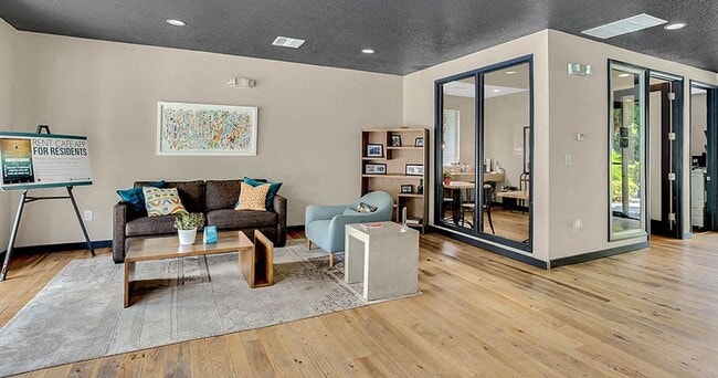 The Summit at Sabal Park Apartments