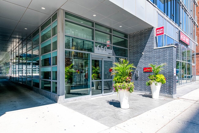 Photo - 650 King St W Unité 405