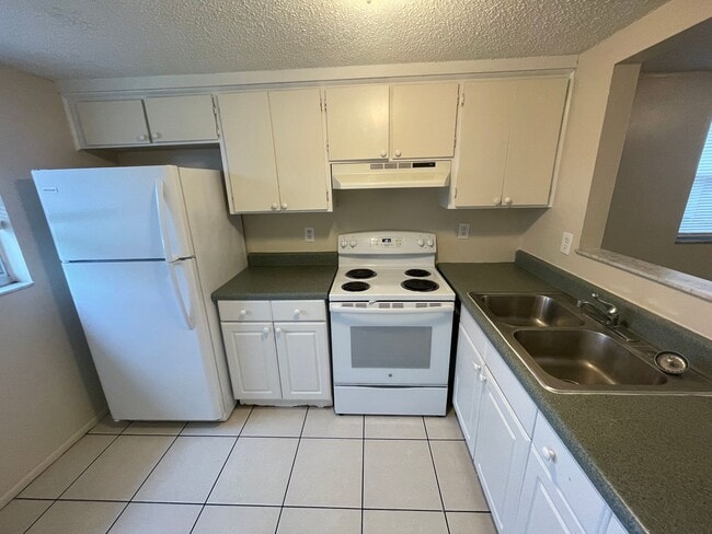 Photo - 2/1 Apartment in New Port Richey