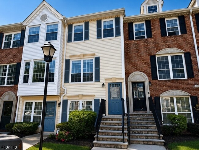Building Photo - 774 Sassafras Ct