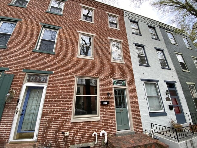Building Photo - 1005 Green St