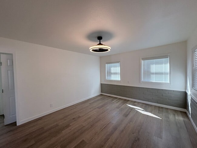 459 Clarke St Unit House