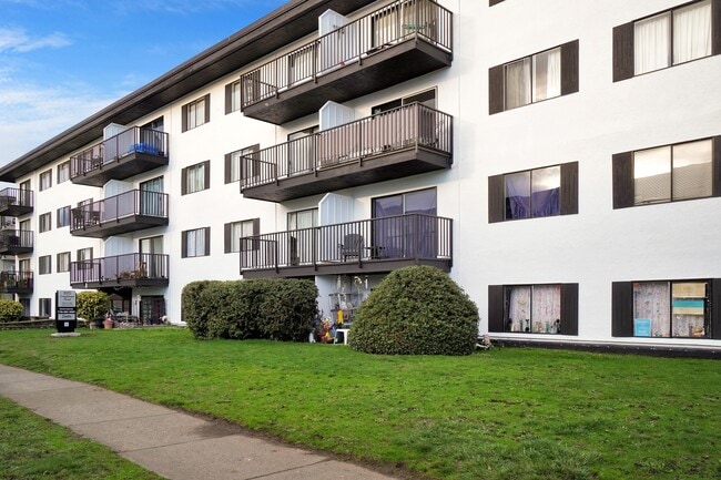 Photo - Blue Cedar Apartments