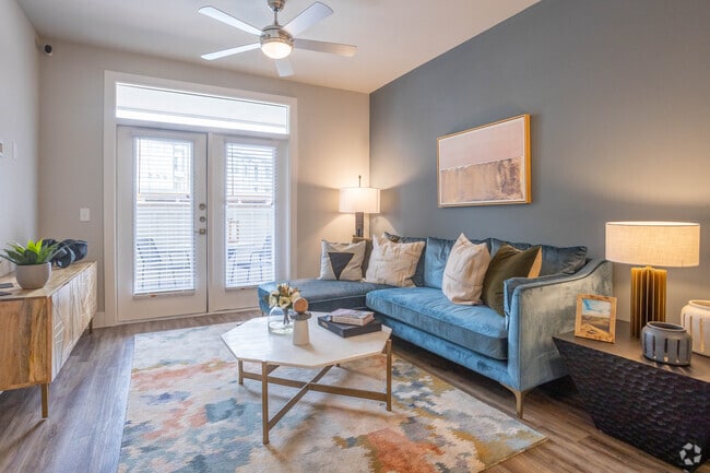 1 BR, 1 BA - 705 SF