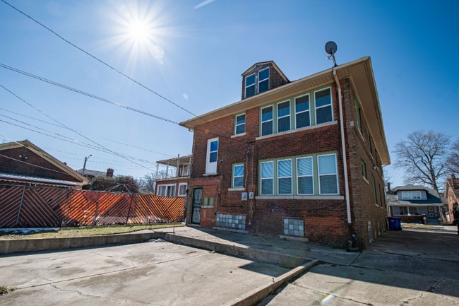 Photo - 5010 Burns Ave
