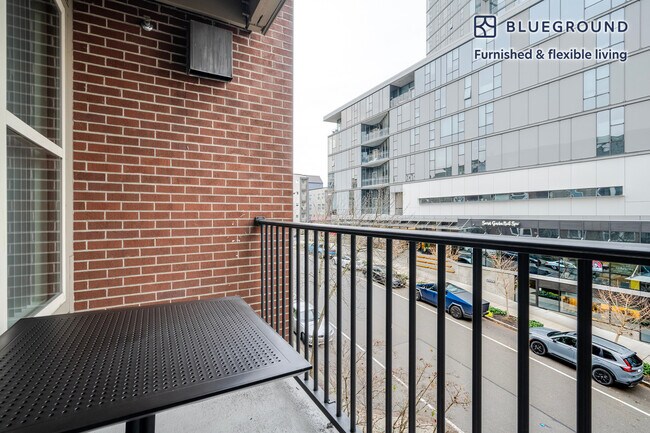 Photo - 11000 NE 10th St Unit FL2-ID978