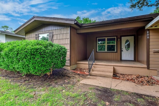 Photo - 806 E Rosedale St