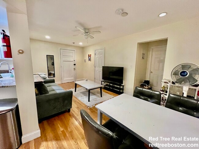 Photo - 62 Egmont St Unit 3