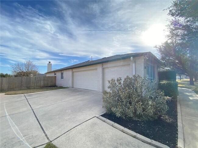 Building Photo - 3605 Winding Way