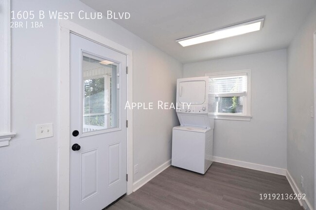 1605 W Club Blvd