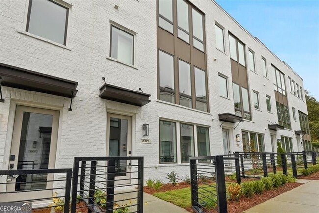 Building Photo - 302 Gibson St SE Rental