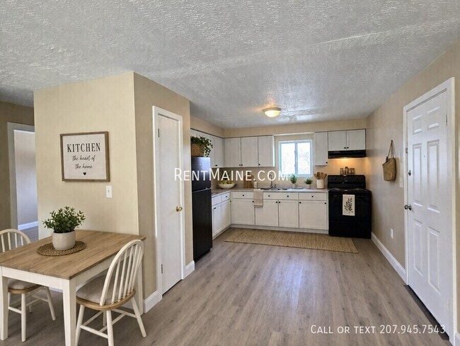 Building Photo - 8 Hillside Ln