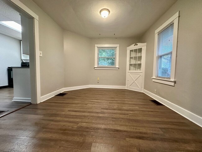Photo - 1828 Hazel Ave