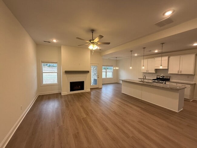 Photo - 7464 Newbury Dr