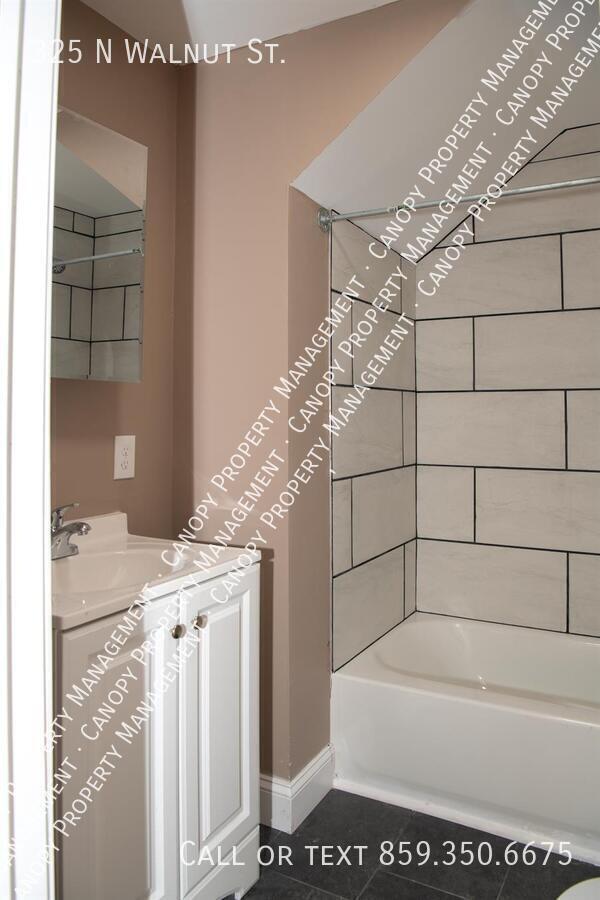 Photo - 325 N Walnut St