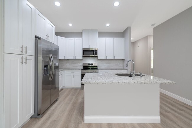 Photo - Brand new duplex for rent ! Unit A