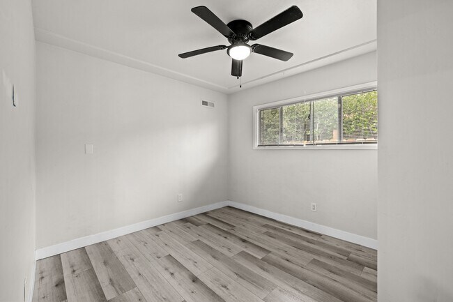 Photo - 5528 Dorothy Dr