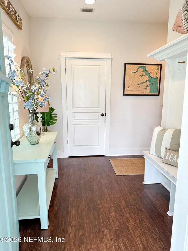 Photo - 1117 17th St N