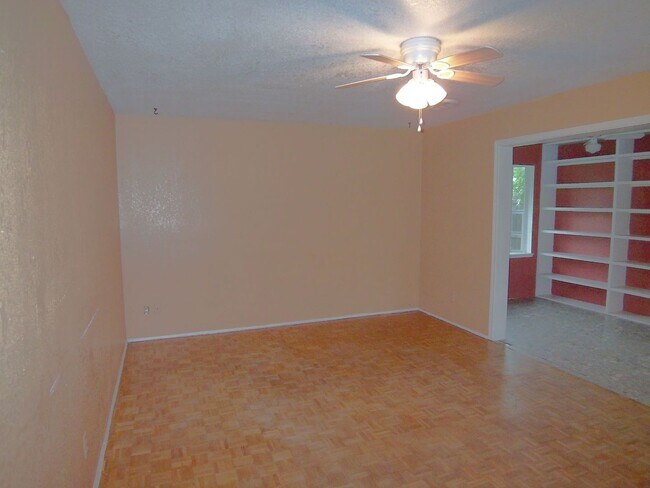 Photo - 4612 Buffalo Trail