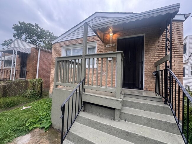 Building Photo - 1447 W 114th Pl Rental