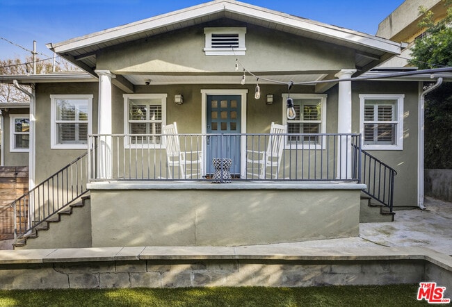 Photo - 3154 Carlyle St