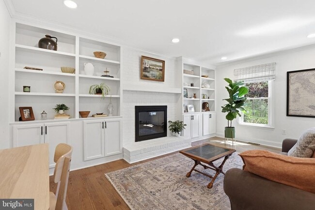 Photo - 20019 Great Falls Forest Dr