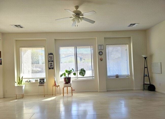 Photo - 5 bed 3.5 bath in Paseo Trails