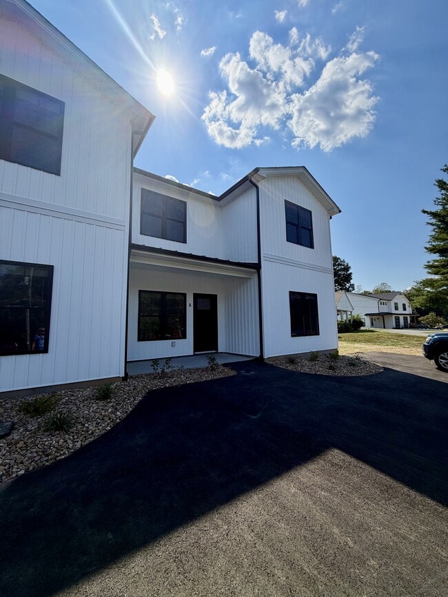 Building Photo - 118 Beechwood Dr Unit A