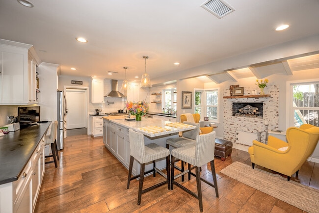 Photo - 2152 Grand Oaks Ave