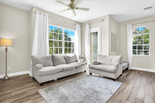 Photo - 4971 Bonsai Cir Unit 209