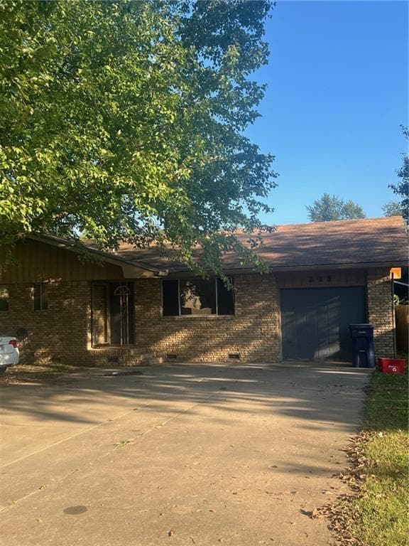 Photo - 215 W Highland St