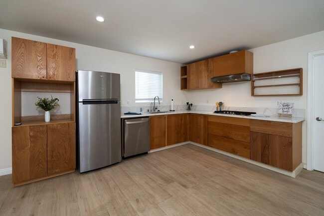 Photo - 449 Norumbega Dr