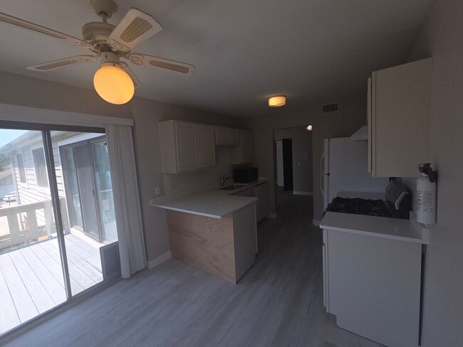 Photo - 299 Pembridge Ln