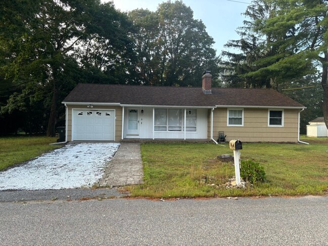 Building Photo - 19 Larrow Dr Rental