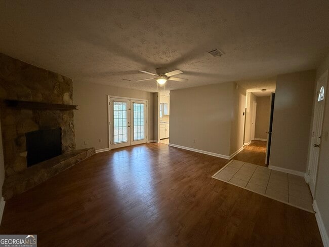 Photo - 110 Jockey Club Dr