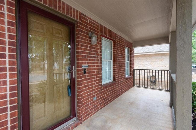 Photo - 1711 Lloydminister Way