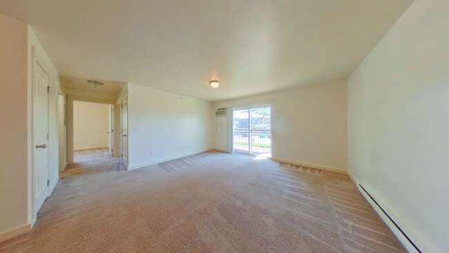 Photo - Centrally Located Second Floor 2b w/ Private Deck! Close to MSU & Downtown Unidad 20