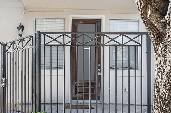 Photo - 105 Detering St