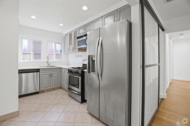 Building Photo - 2420 W Sunset Blvd Unit 4 Rental