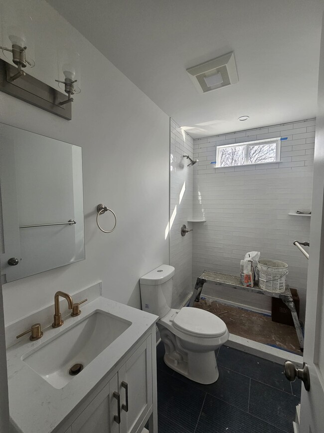 Photo - Fairfield Ave Unit 2nd Left