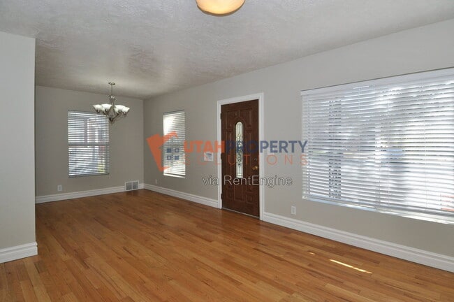 Photo - 1577 Glen Arbor St